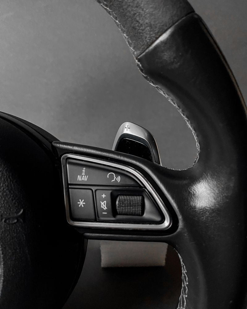 Audi RS3/S3 8v Flat bottom steering wheel / Ауди РС/С3 8в скосен волан