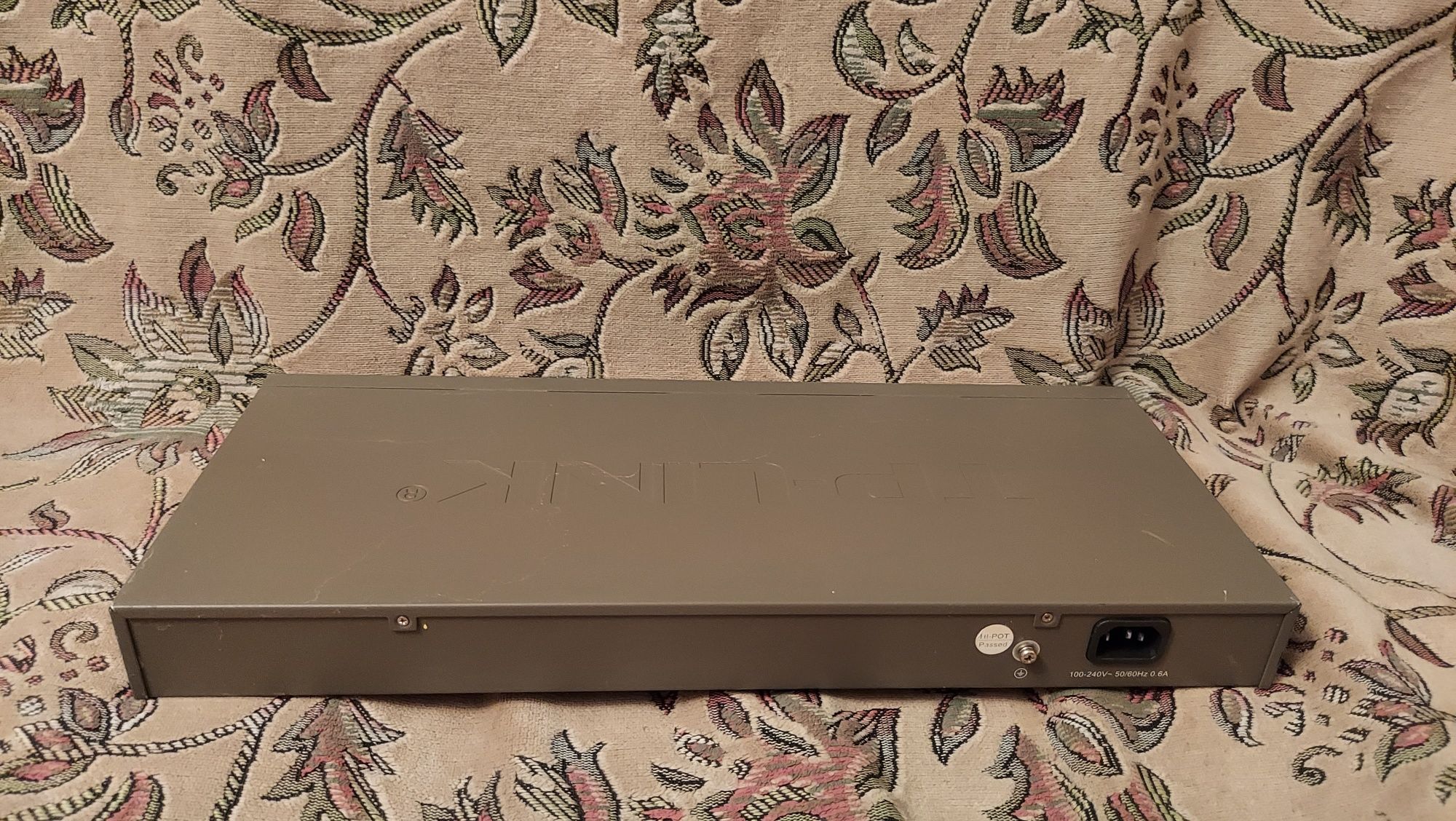 Комутатор TP-LINK TL-SF1016