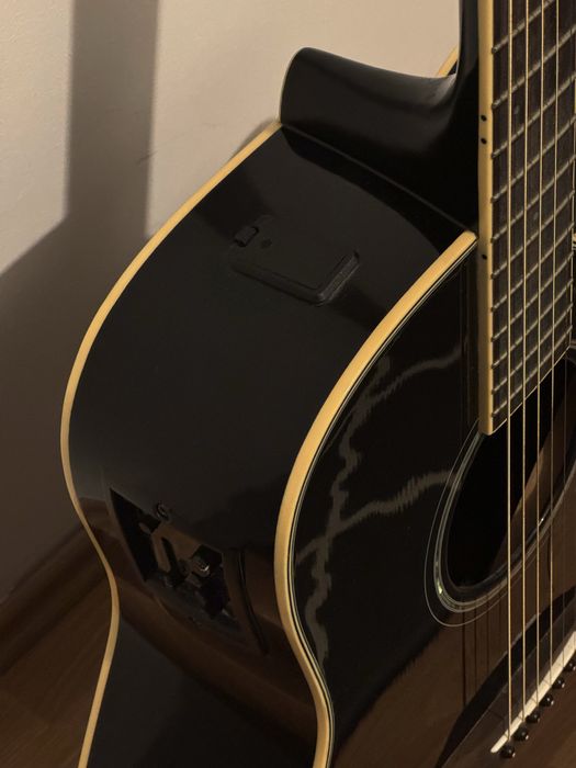 Chitara neagra yamaha