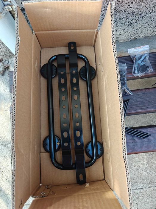 Куфари за мотор, странични 20 литра всеки.Универсален захват!