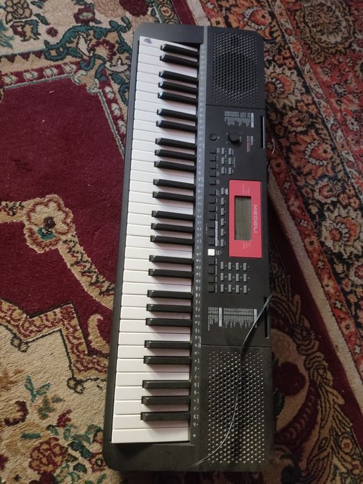 Продам синтезатор,хорошем состоянии