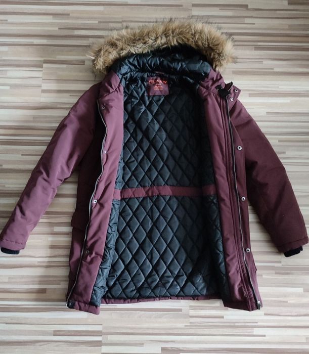 Vând geaca iarnă tip parka, marca Review