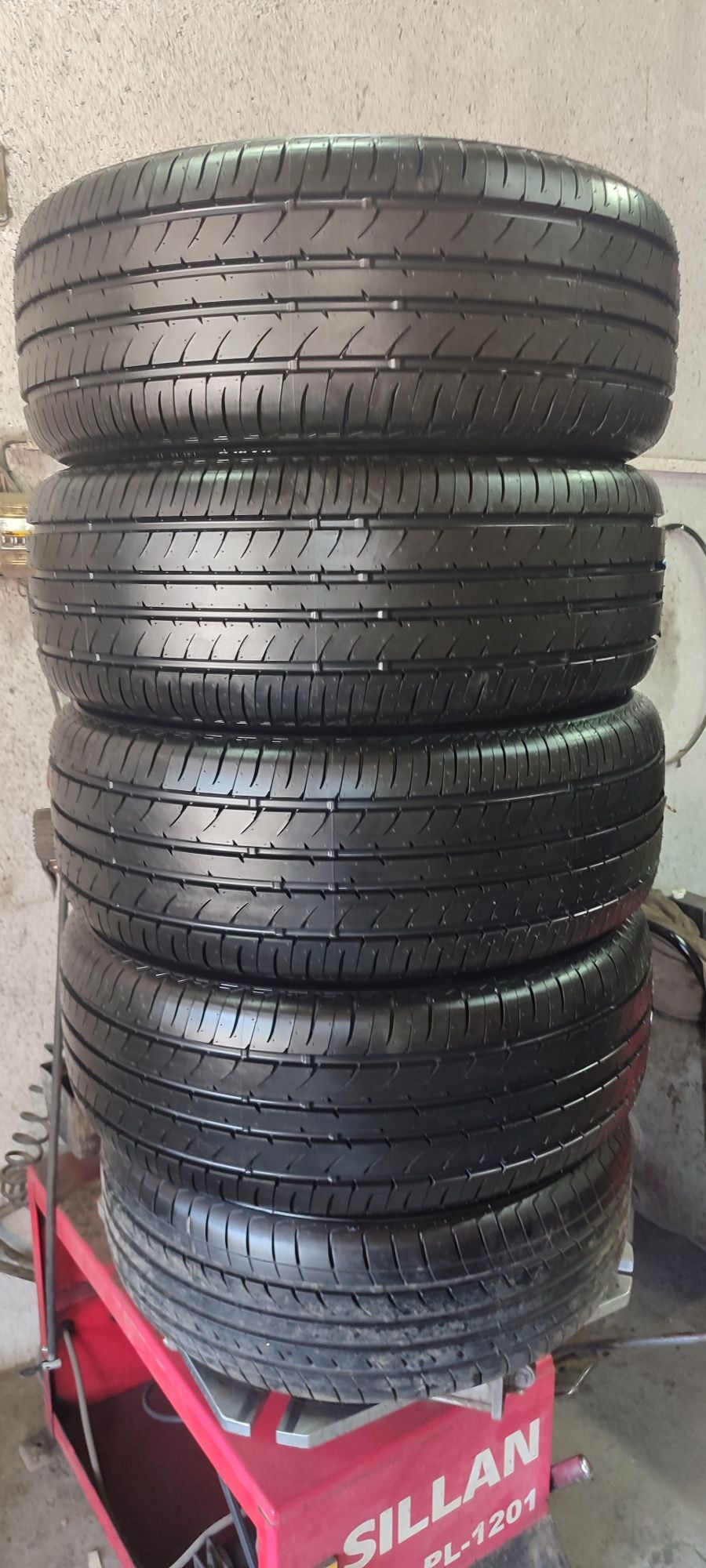 215/55R16 4 шины