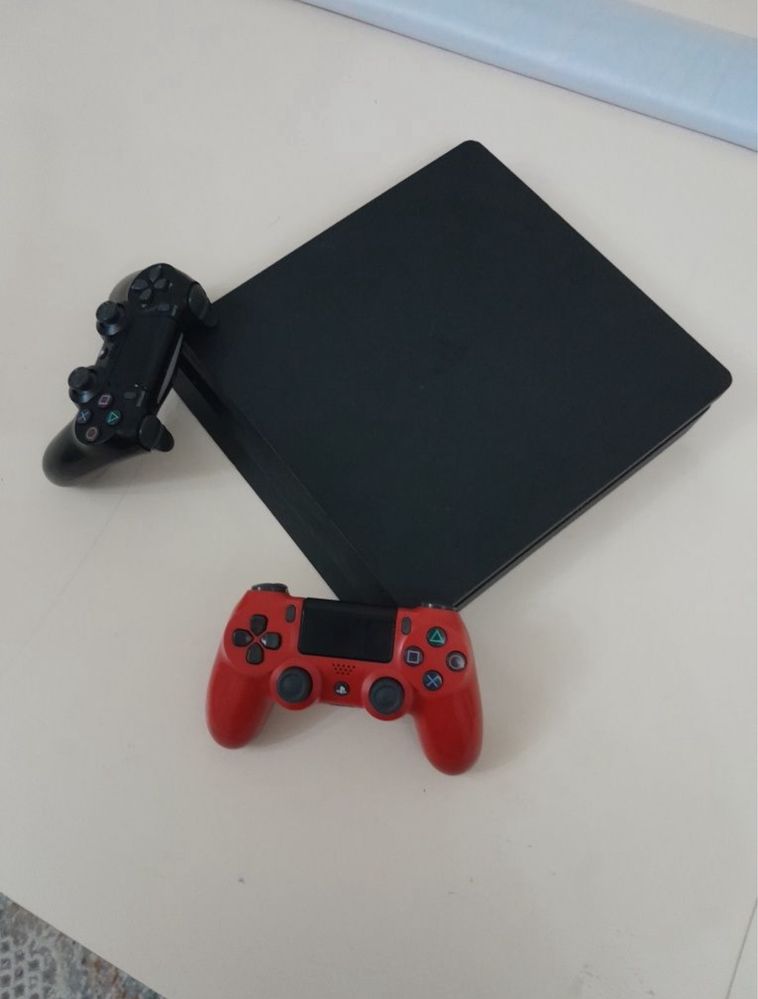 Play station 4 slim
