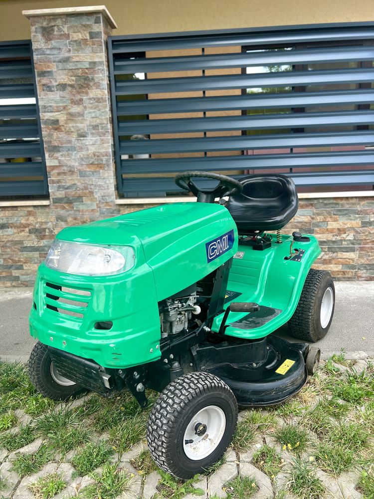 Tractoras de tuns iarba Mtd american Funyirotraktor