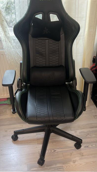 Scaun razer type z impecabil