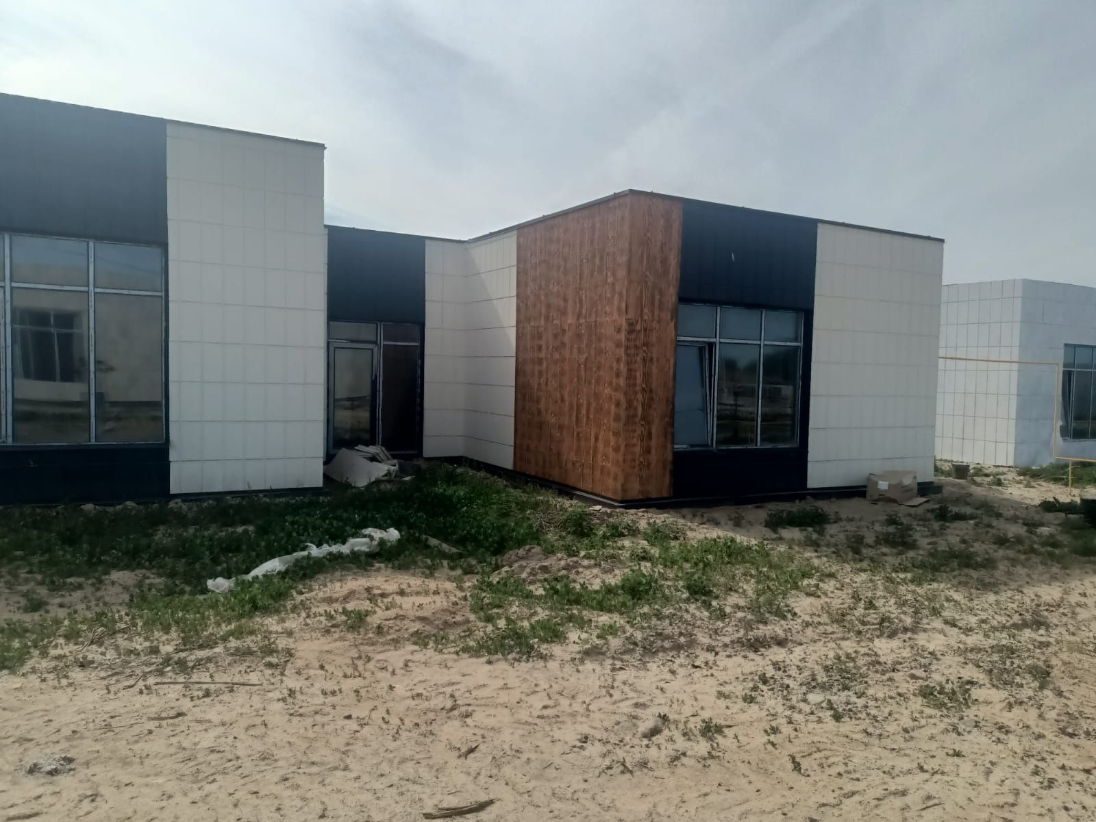 Покрас заборов, крыш, домов