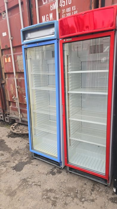 Продам витринные холодильники однодверные