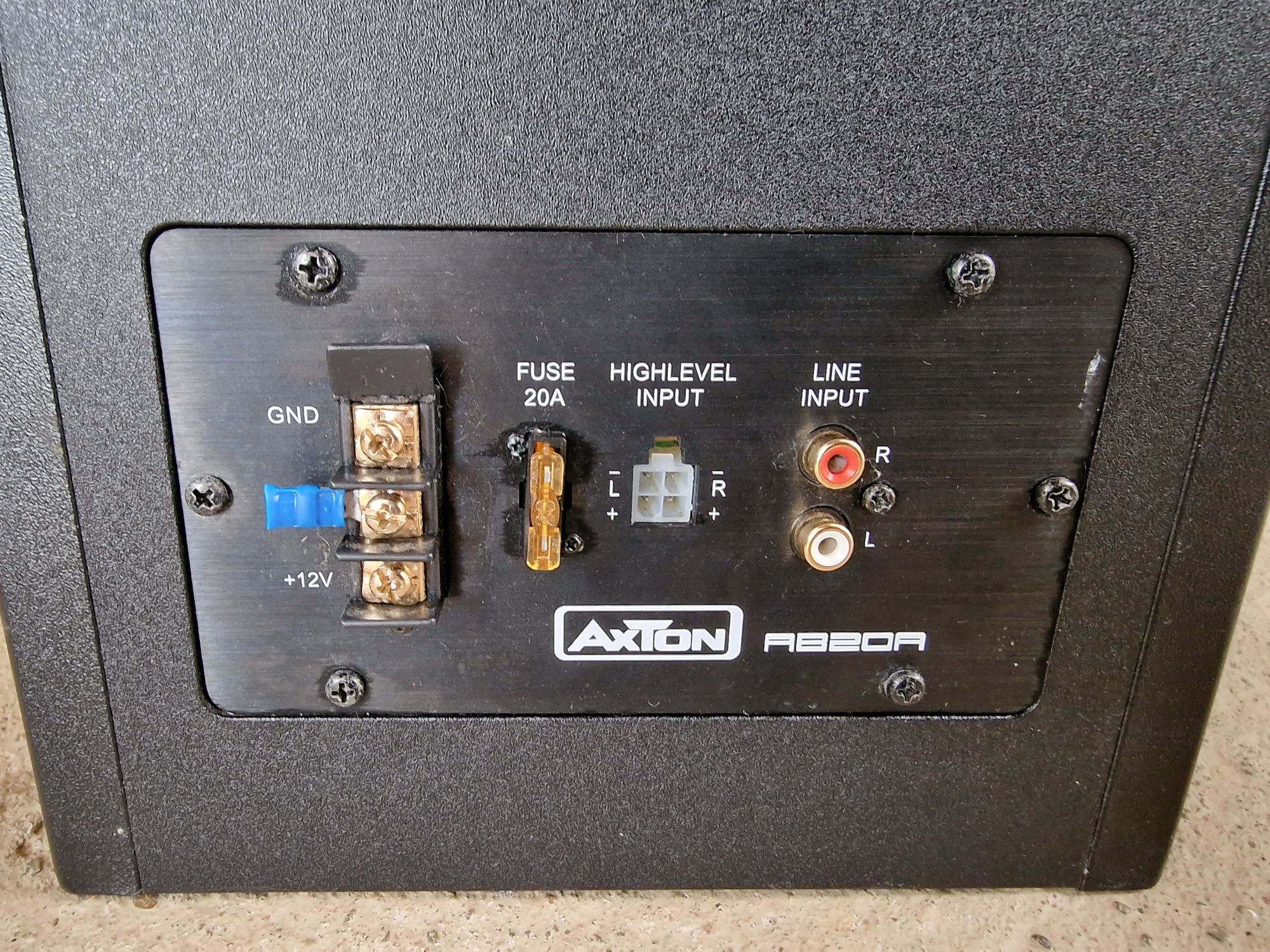 Subwoofer / Axton AB20A amplificator incorporat