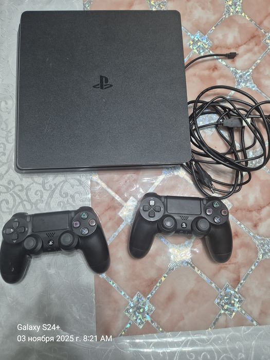 Плестейшн 4 сатылады 2 джойстик ойындарымен