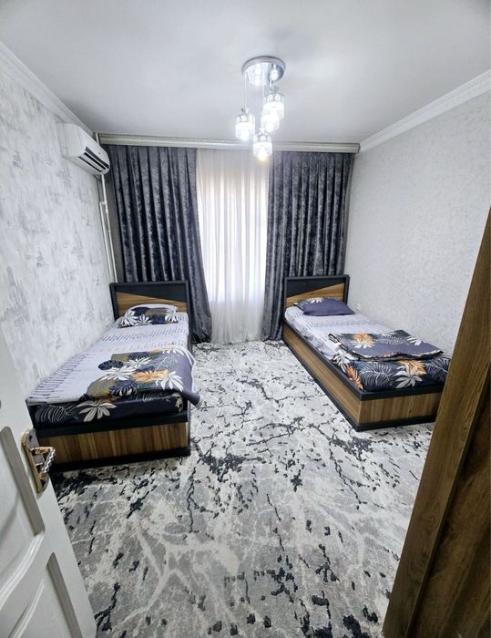 Сдается 4 ком Чорсу Коратош. Семейным или 6-7 девушкам