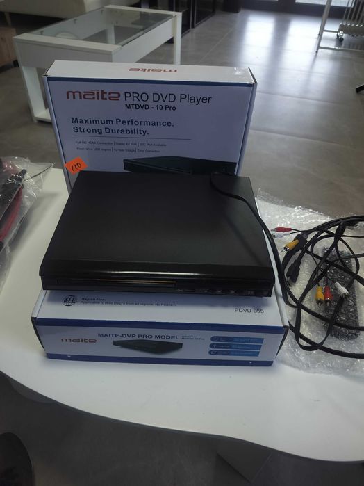 Player DVD, include cabluri HDMI/RCA și telecomandă