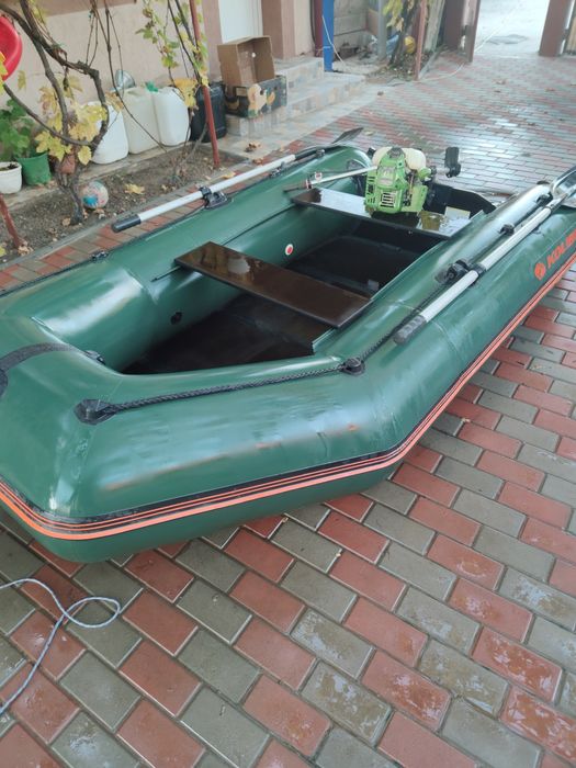 Vând barcă Colibri