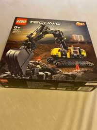 LEGO TECHNIC Heavy-Duty Excavator 42121