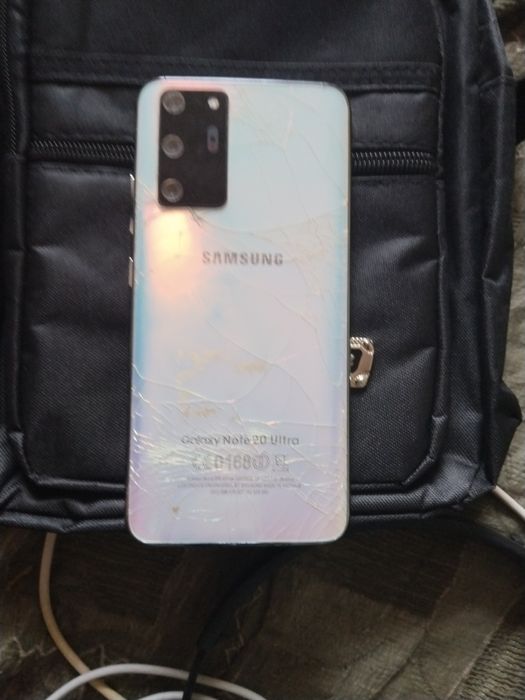 Продам телефон Самсунг S20 yltro
