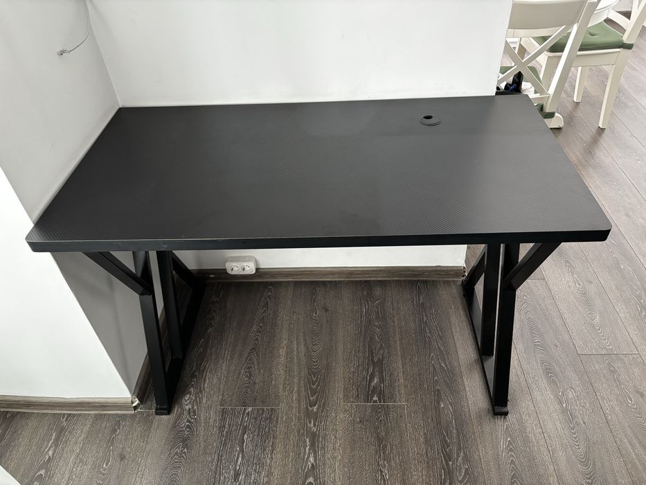 Vand birou gaming nou