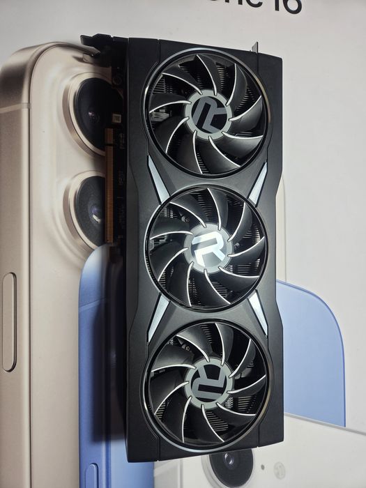 Placa video AMD Radeon RX 6950XT Reference Edition