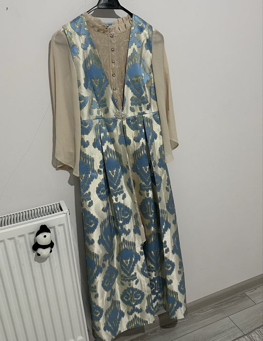 женская одежда тройка, пиджак.