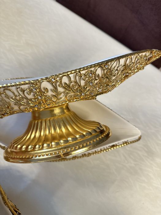 Фарфоровая посуда с мельхиоровой подставкой