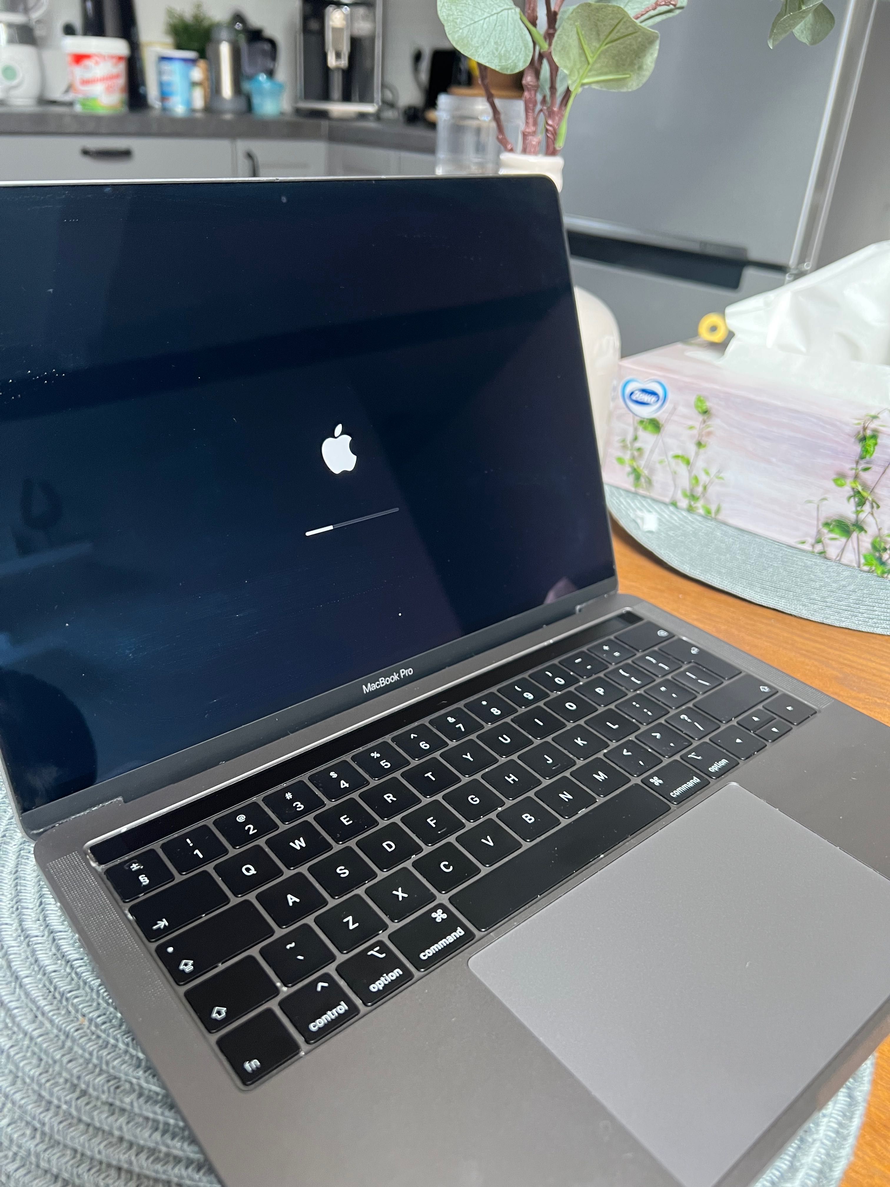 MacBook Pro 13 inch, 2019, ssd 512 gb