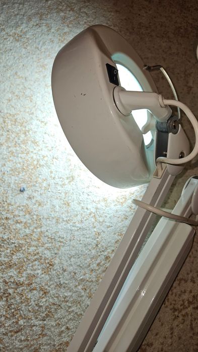 Vand lampa cosmetica cu lupa