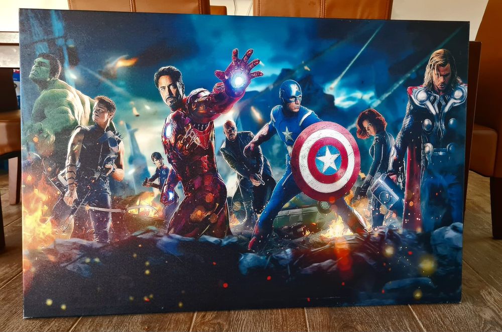 Tablou cu eroii Marvel