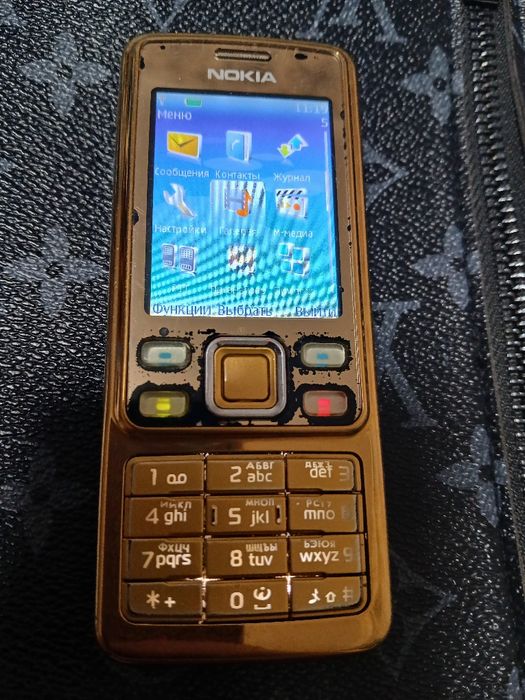 Assalom alekum telefon sotiladi Original Nokia 6300 Gold
