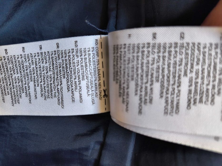 Palton Adidas din lână 75 %