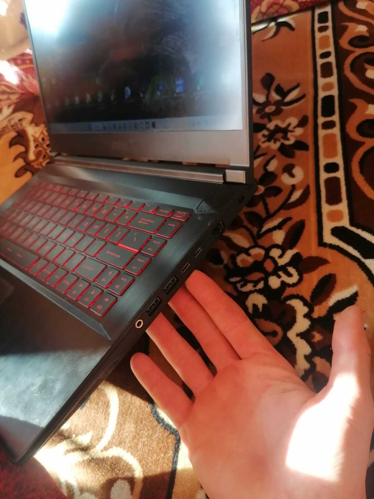 Vând  laptop gaming