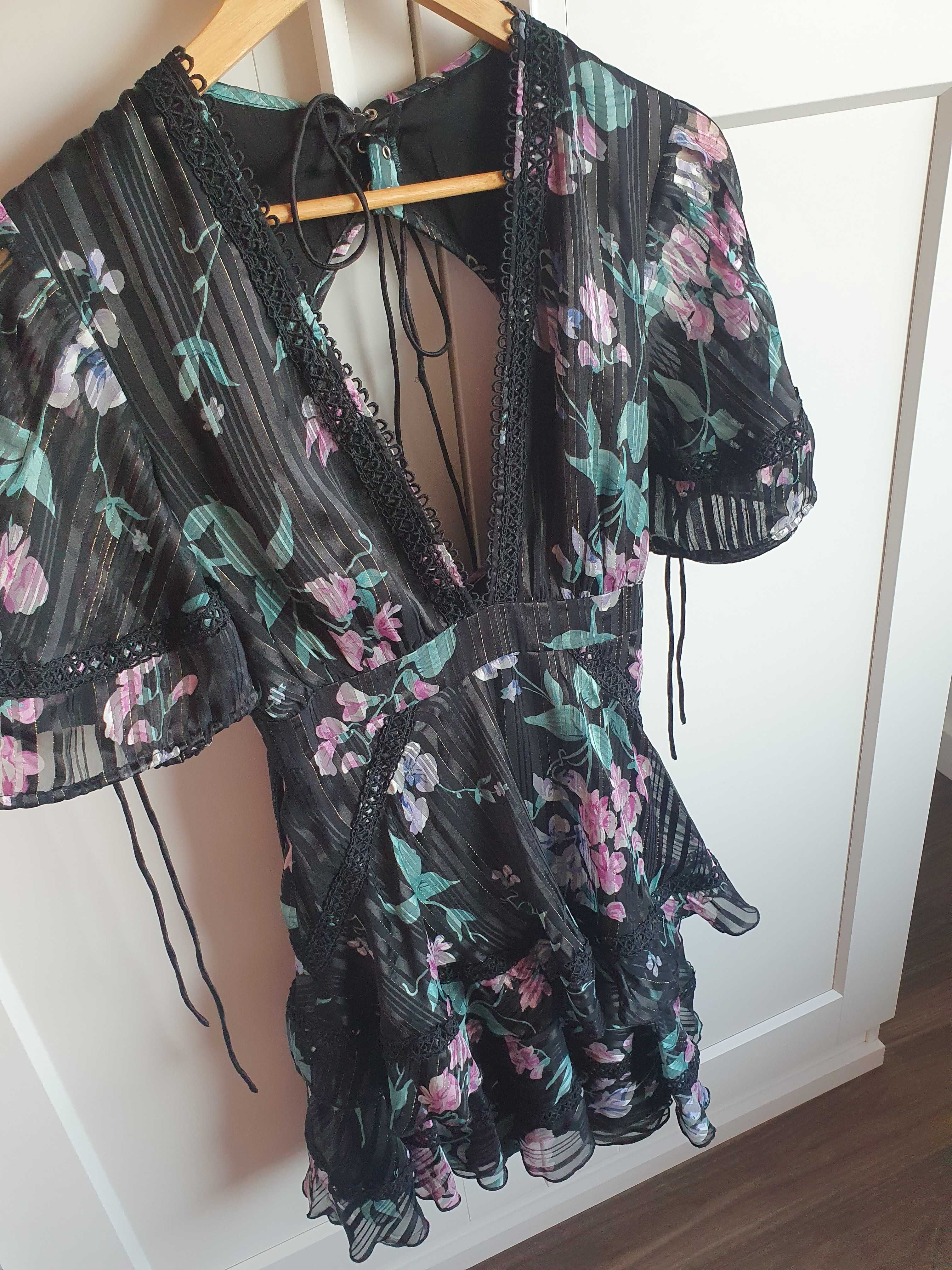 Rochita mini vaporoasa si eleganta de la Asos Design
