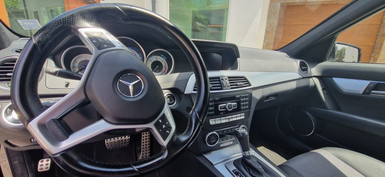Mercedes-Benz c220