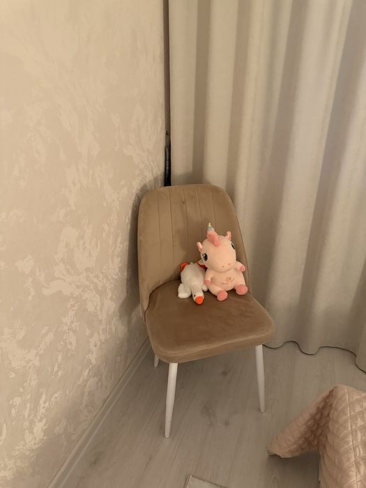 Стулья на кухню и гостинную