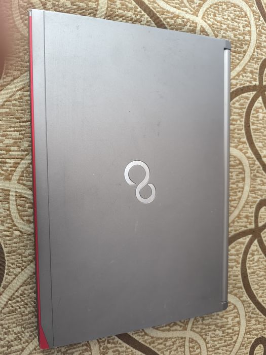 Laptop fujitsu , detalii in anunt