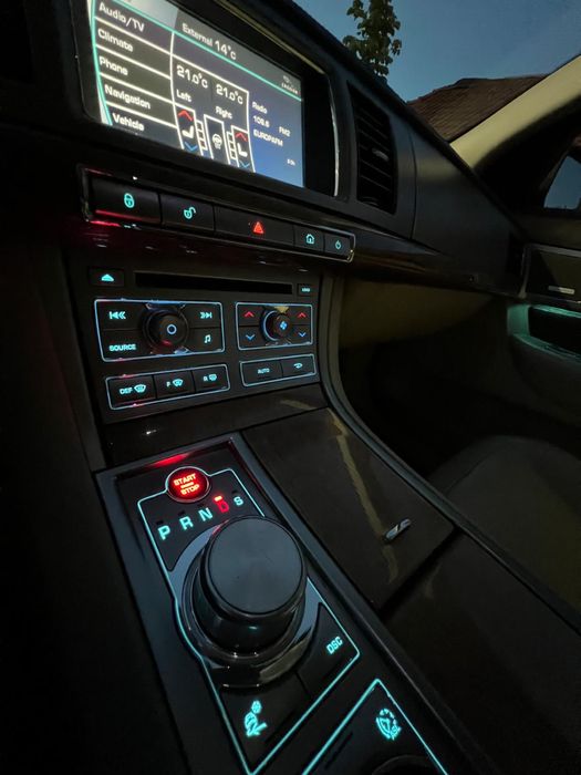 Vind jaguar xf stare foarte buna