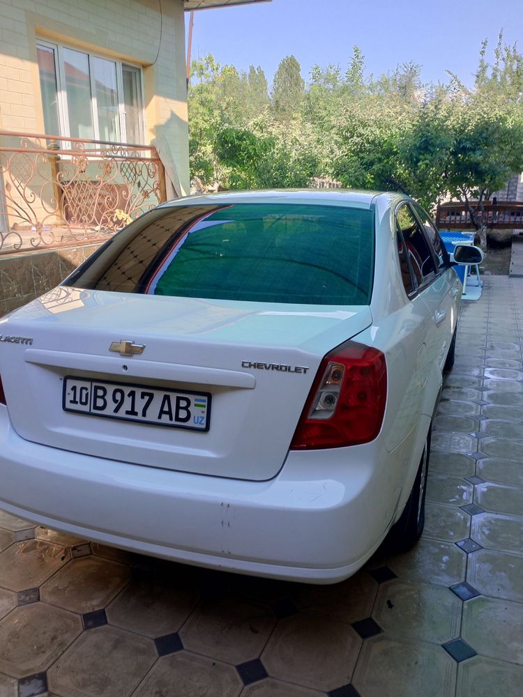 Lacetti sotiladi Ласетти