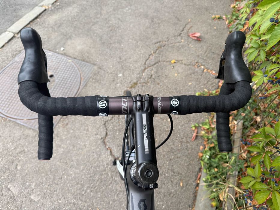 Cursiera Scott CR1 PRO – FULL Carbon, Ultegra, RS10, L/56