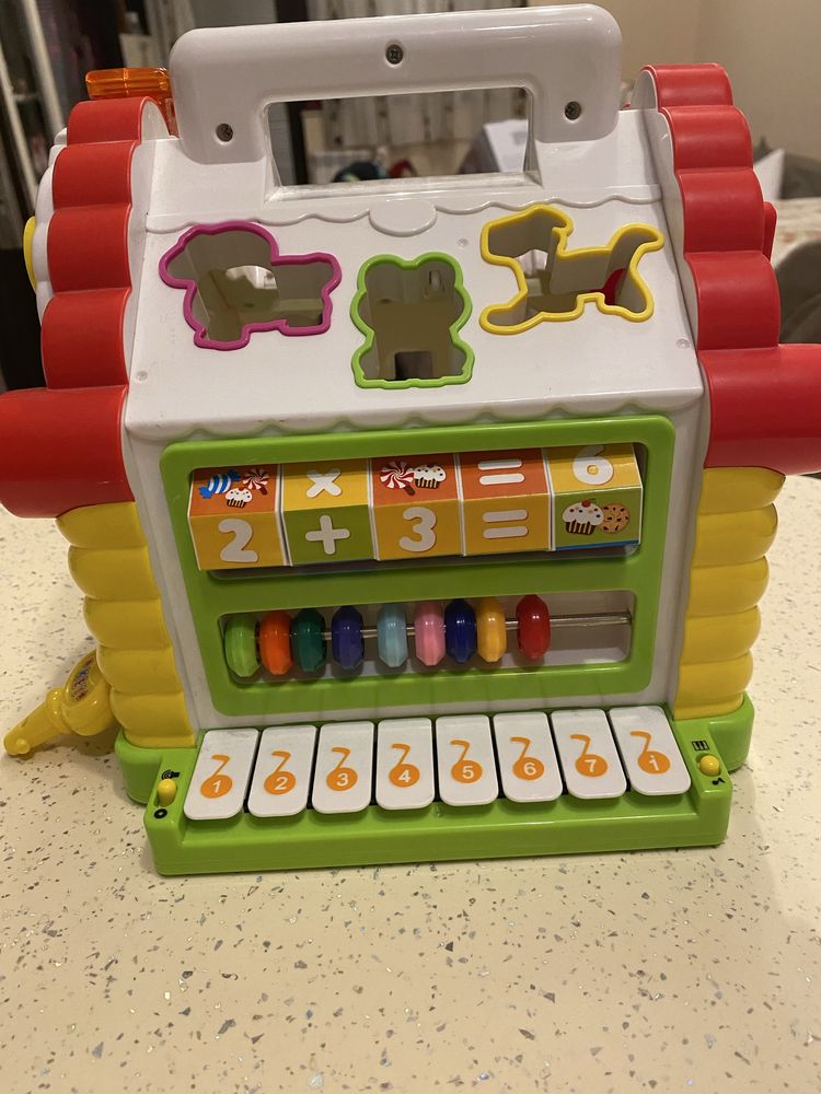 Интерактивна къщичка за сортиране Unitoys, 7 дейности
