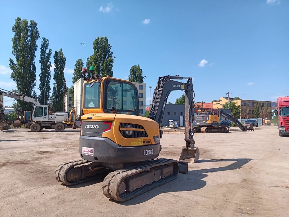 Vând miniexcavator volvo ECR50D