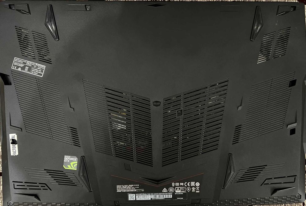 Vand laptop gaming MSI GE78 Raider 8RE