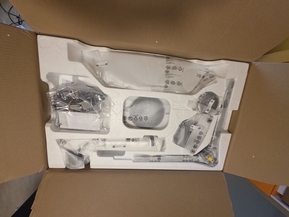 Monitor Samsung Gaming Odyssey Neo G8  Curbat 31.5"  240 Hz open box