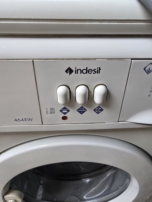 Пералня индезит тясна