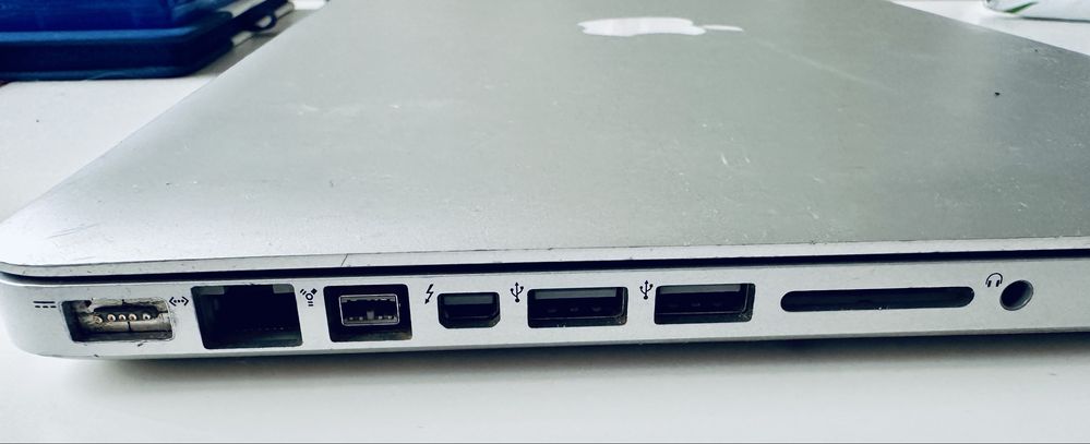 Лаптоп MacBook Pro Retina 13’3  2.5GHz i5 8GB RAM 1000GB HDD