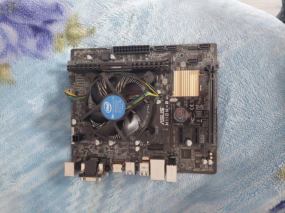 Vând kit placa de baza și procesor