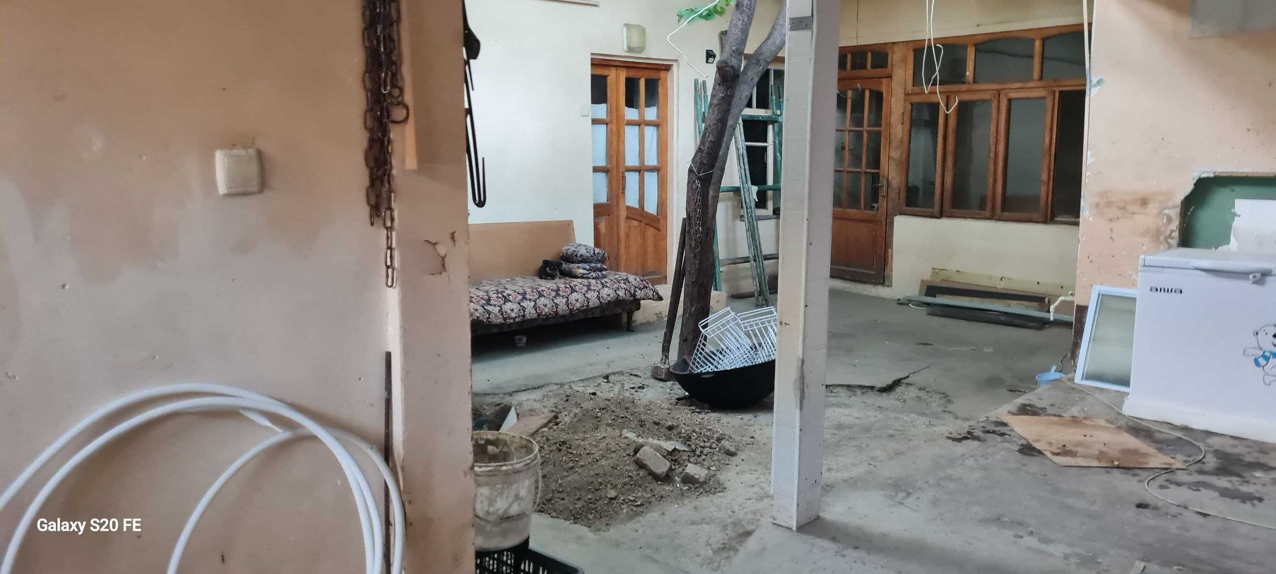 дом, 1 Горбольница, 1.5 сотки, 4 комн. без ремонта,фасад 10 м