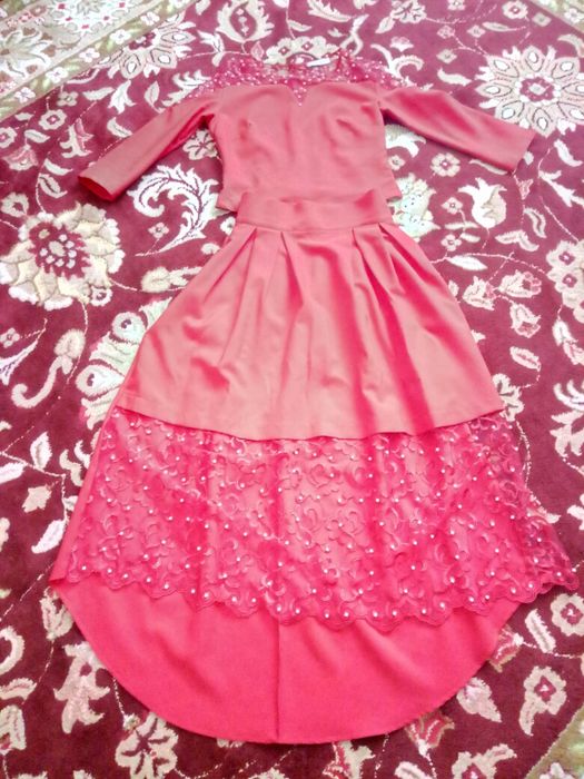 Продам платье в отличн. состояний