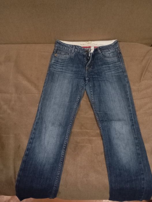 джинсы женские, отличная посадка , привезены из тайланда