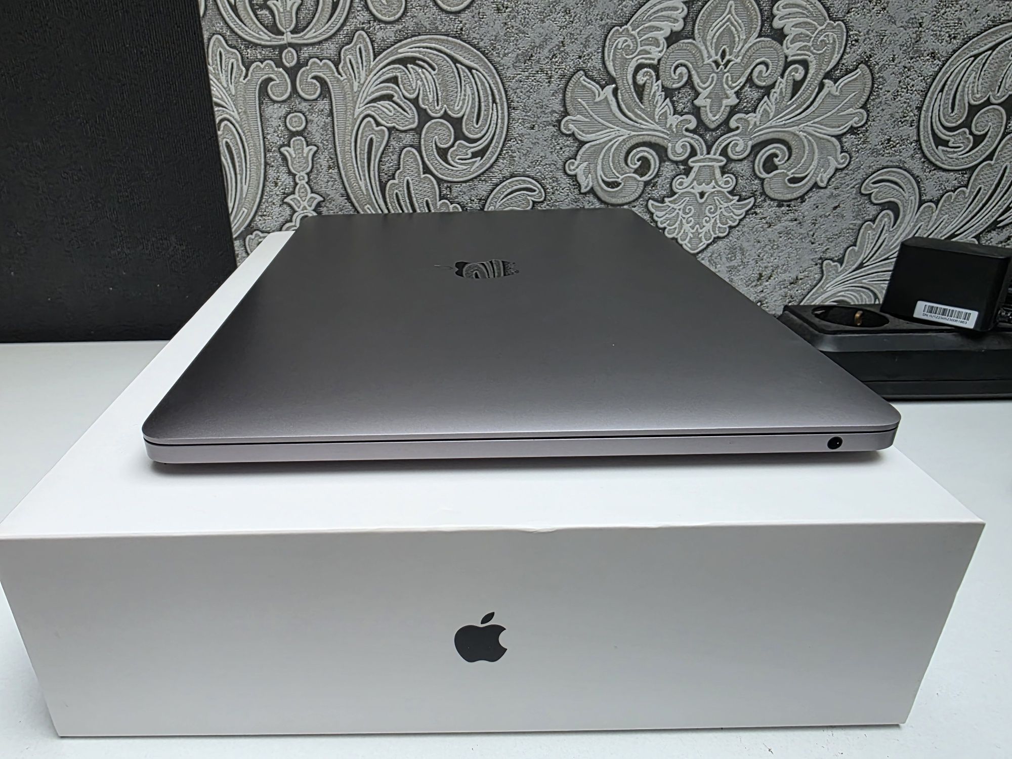 MacBook Pro 13 - inch