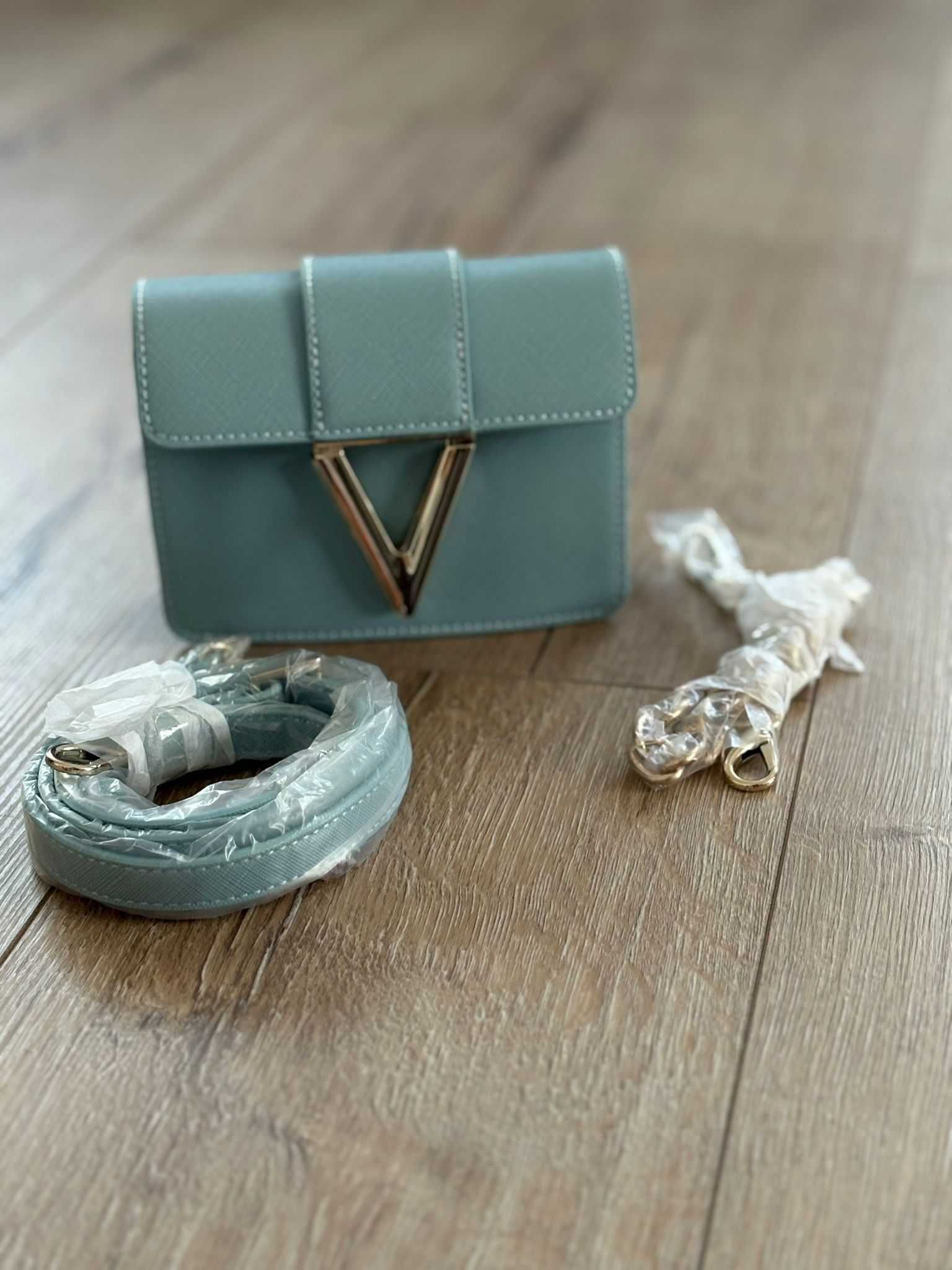 Чисто нова чанта Valentino Bags Voyage