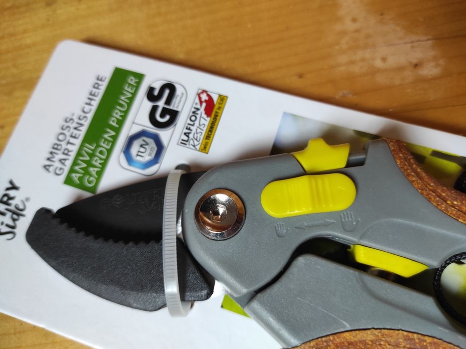 Foarfecă nicovala grădină