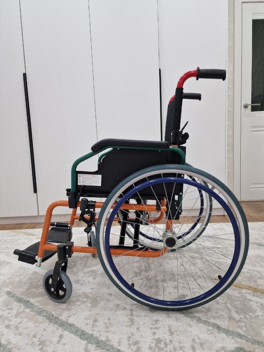 Продам новую инвалидную коляску